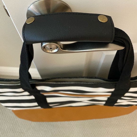 NIB DSW black/white striped lined tote bag - Picture 3 of 7